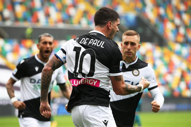 切尔西女足前锋科尔官宣自己与女友梅维斯已怀孕