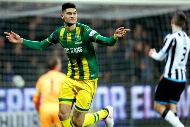 字母32+14+9特雷杨35+10 雄鹿险胜老鹰进决赛