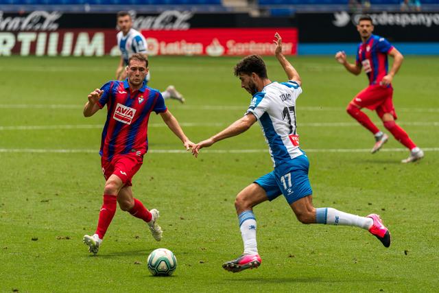 曝广州男篮将陈盈骏和祝铭震摆上货架