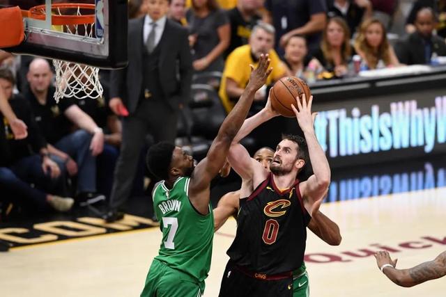 汤普森18分独行侠送爵士3连败 国王轻取开拓者